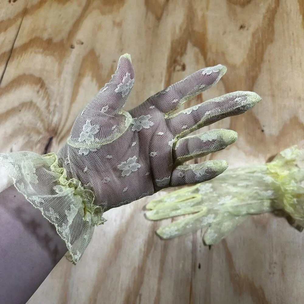 Pastel Yellow Lace Ruffled Wrist Gloves